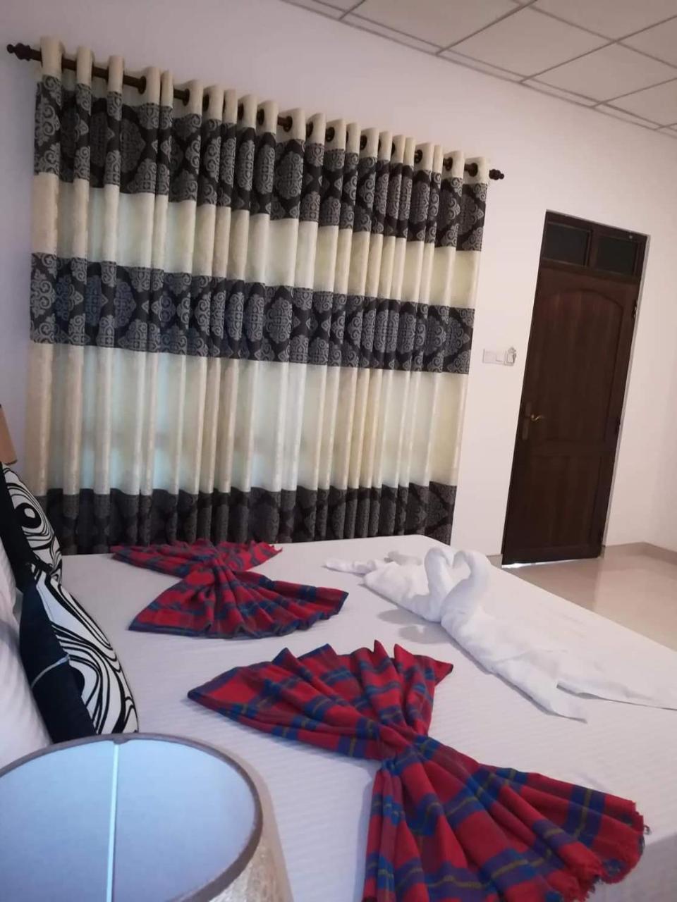 Sigiri Hibiscus Villa Szigirija Kültér fotó