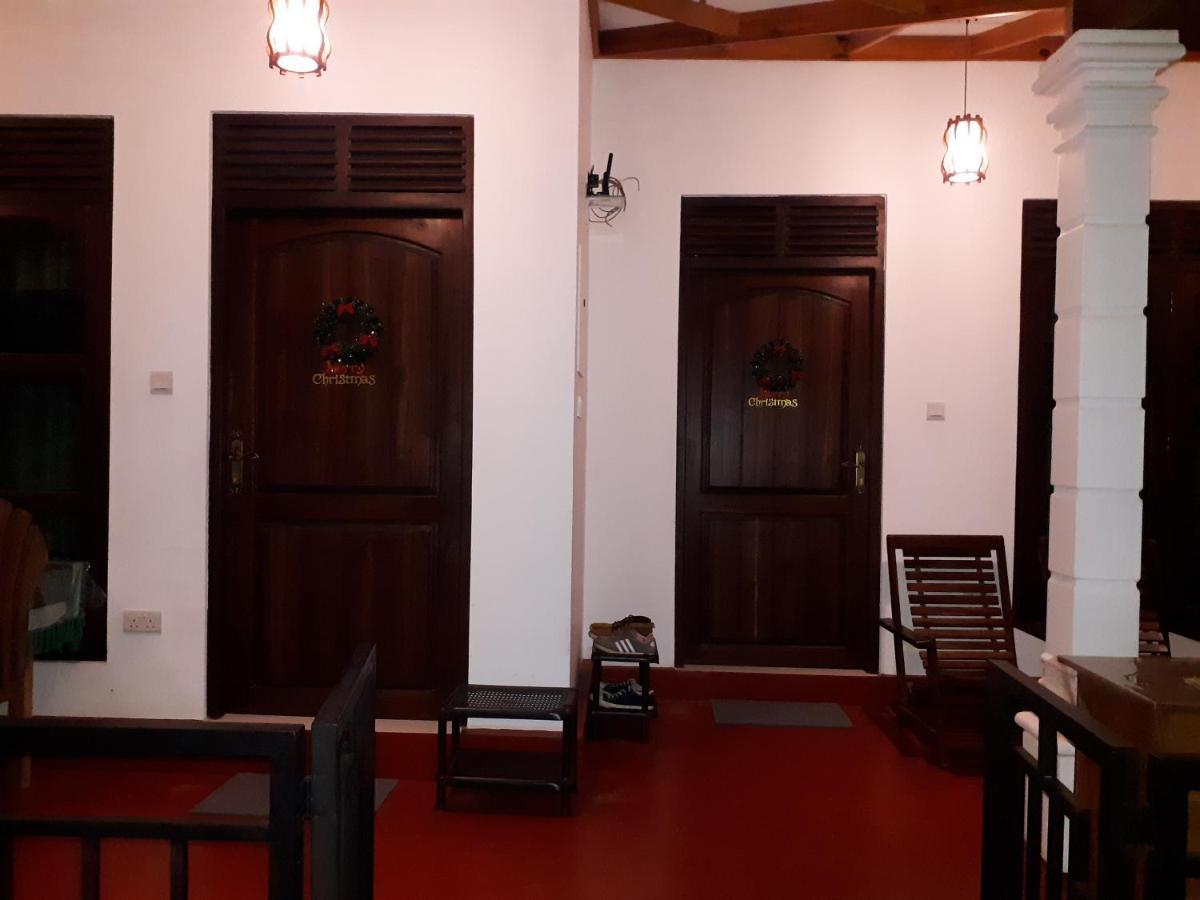 Sigiri Hibiscus Villa Szigirija Kültér fotó