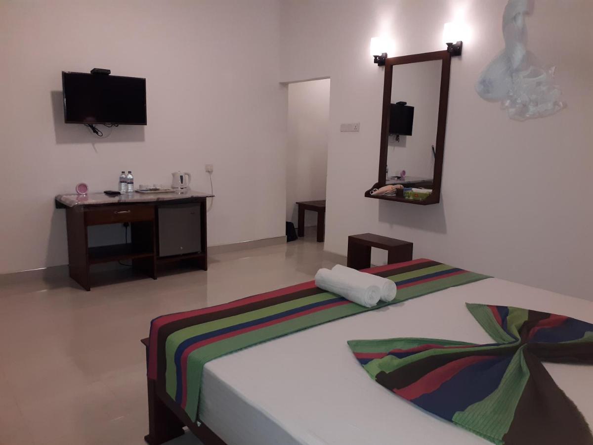 Sigiri Hibiscus Villa Szigirija Kültér fotó